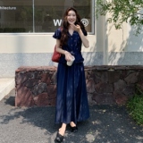 藏青色