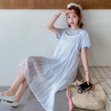 法式奶系甜妹蕾丝吊带裙套装女夏季时尚镂空连衣裙打底T恤两件套，女装连衣裙，2C307