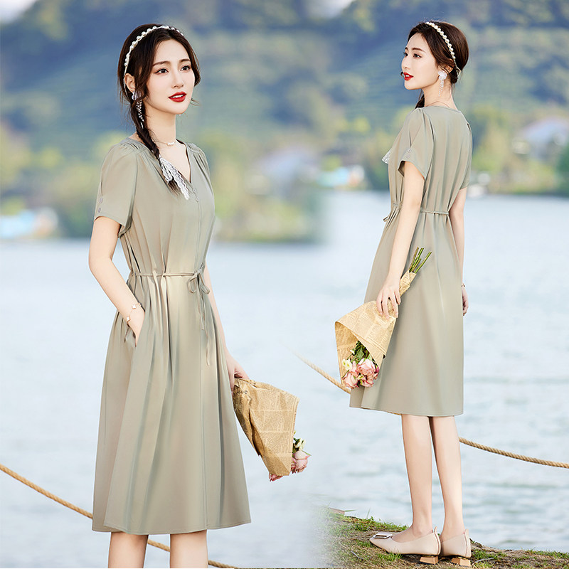 夏装新款2025年中长款纯色洋气时尚连衣裙,女装毛呢外套,新感觉