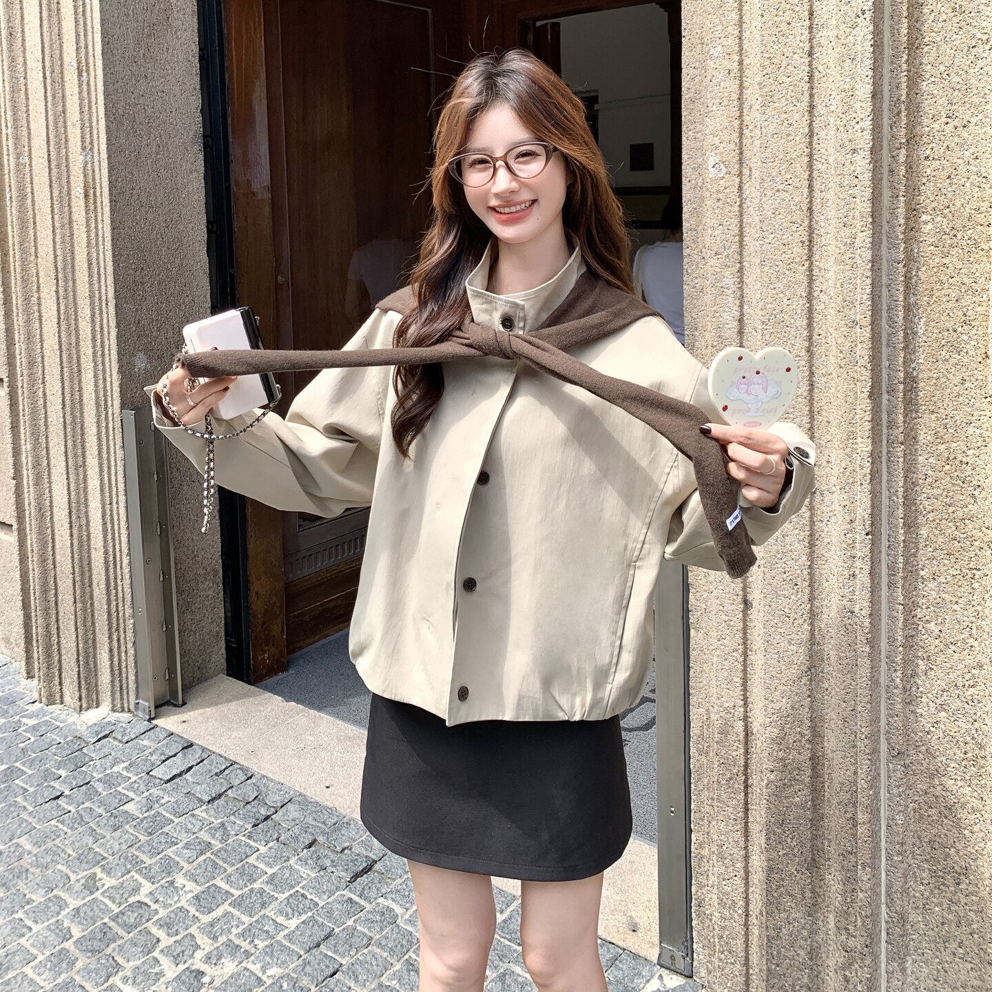 卡其色简约风立领短款外套女2025时尚披肩小个子洋气百搭夹克上衣,女装短外套,2C307