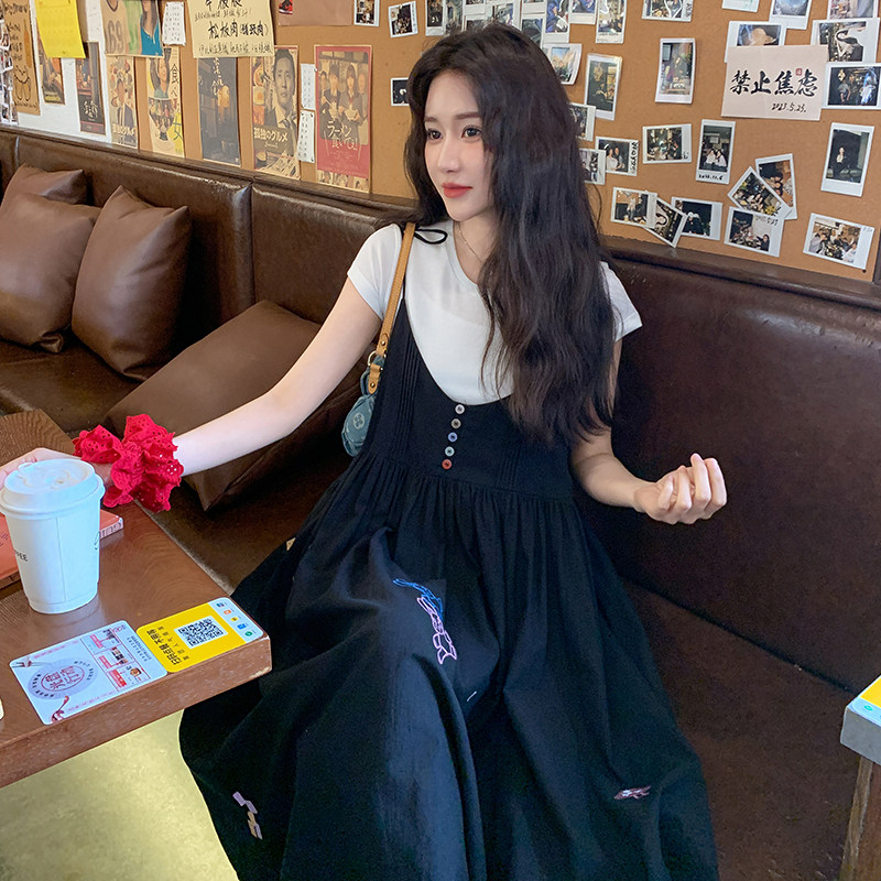 刺绣吊带连衣裙2025新款女夏季气质高级感法式显瘦无袖吊带裙,女装连衣裙,2C177