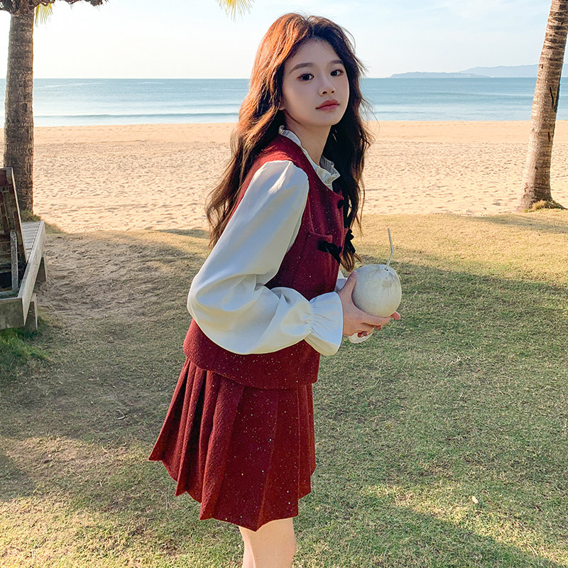红色小香风衬衫马甲百褶半身裙套装女秋新款小个子ootd穿搭三件套,女装套装/套裙,2C353