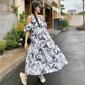 法式露肩泡泡袖连衣裙女2025夏季新款国风水墨画宽松显瘦甜美长裙图片