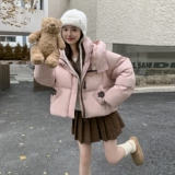 甜美粉色短款连帽羽绒服外套女入冬2025新款设计轻薄白鸭绒面包服，女装羽绒服，2D035