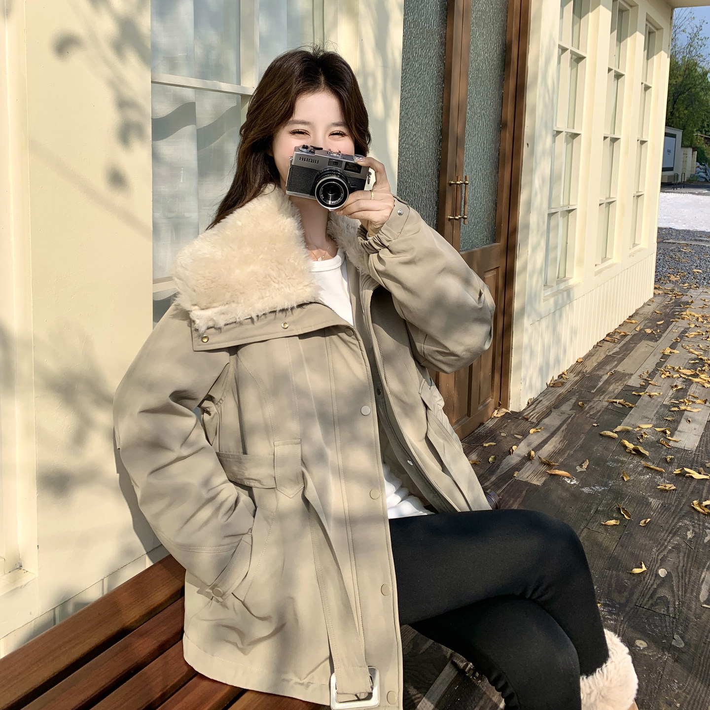韩系卡其色羊羔毛夹克派克服女冬大翻领设计感加厚中长款羽绒外套,女装羽绒服,2C166