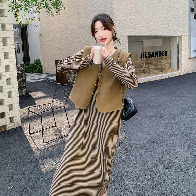 休闲条纹背心连衣裙套装女2025新款慵懒风马夹上衣长裙两件套,女装套装/套裙,2C166