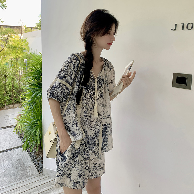 小个子减龄国风套装女夏季新款水墨画度假宽松网红上衣短款两件套,女装套装/套裙,2D044
