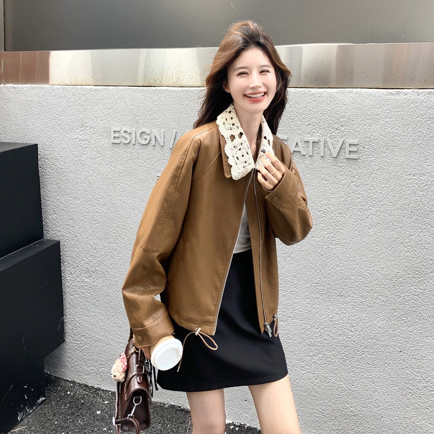 设计感洋气蕾丝领收腰宽松休闲百搭短款夹克女春秋翻领PU皮外套,女装短外套,2C166