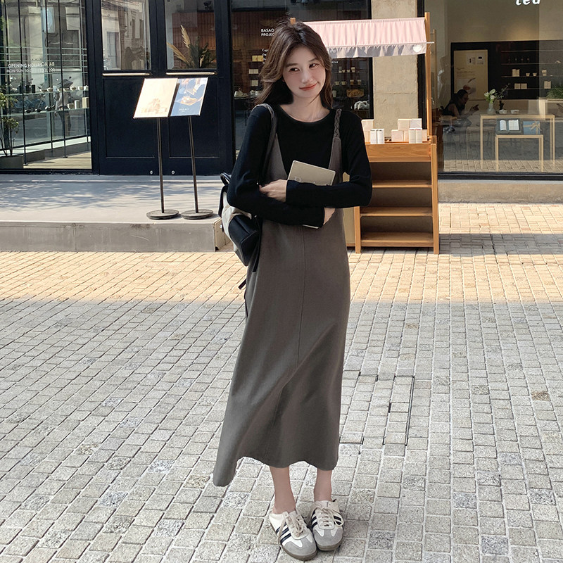 今年流行上衣裙子两件套女2025春新款设计感小个子休闲慵懒吊带裙,女装套装/套裙,2C218