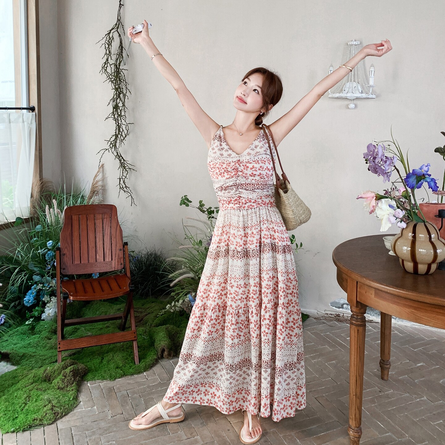 森系海边度假风2025夏新款v领甜美气质显白显瘦碎花吊带连衣裙女,女装连衣裙,2C212