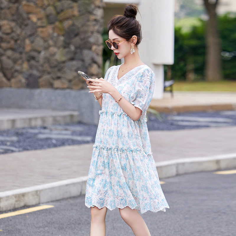 2025新款夏季女装V领钉珠气质显瘦减龄蕾丝泡泡袖连衣裙,女装连衣裙,丽莎妳雅