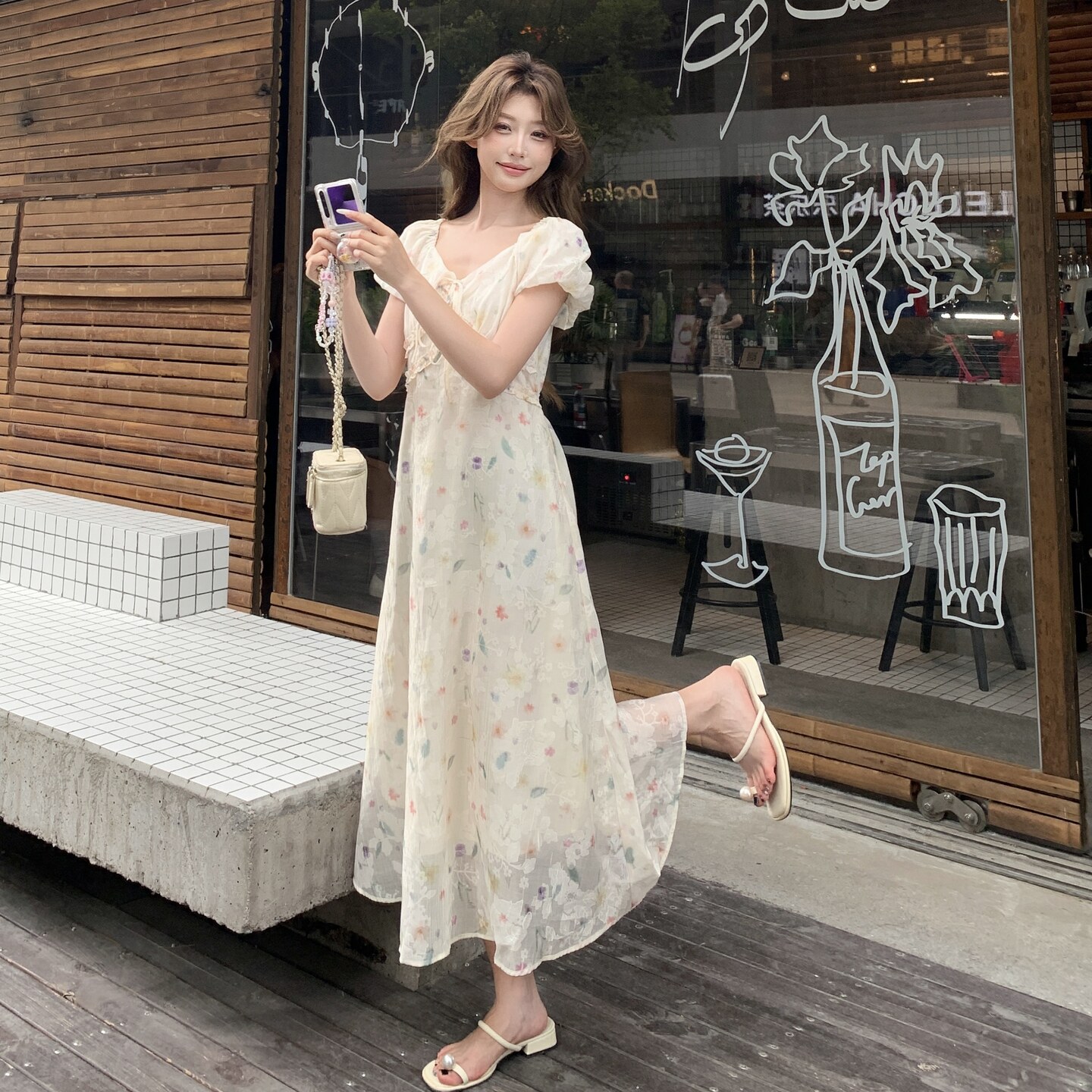 新款——百搭气质微胖显瘦设计师款出门精品女装连衣裙图片