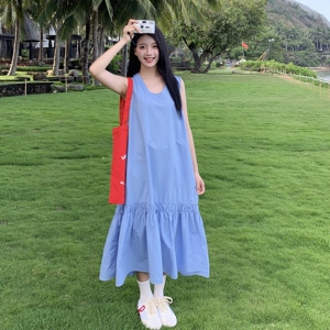 蓝色清冷感无袖背心连衣裙女2025夏季法式温柔气质减龄设计感长裙图片