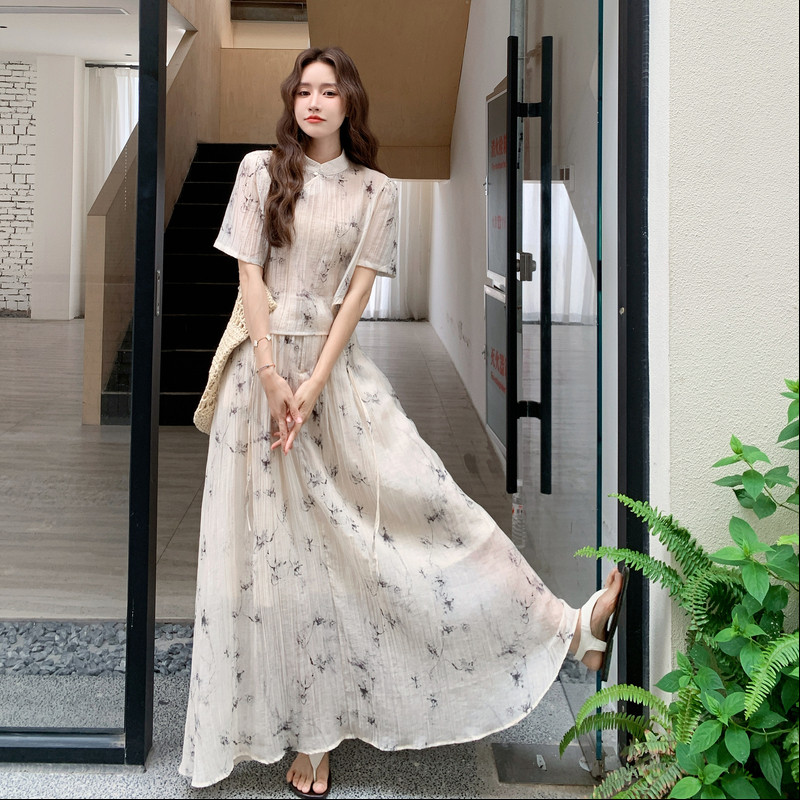 轻风淡雅印花温柔风套装裙女2025夏新款旗袍领上衣半身裙两件套图片