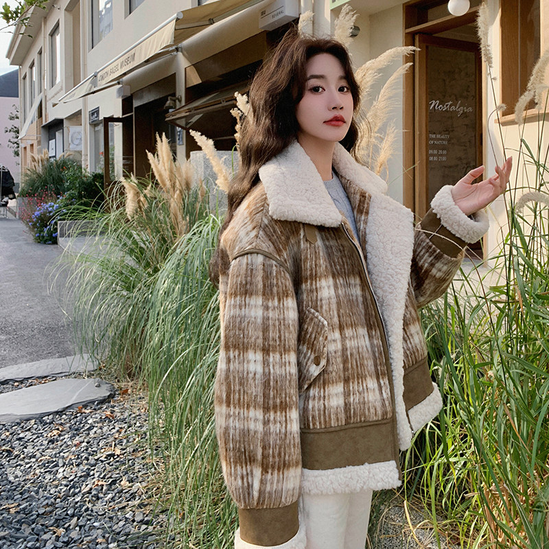 韩版短款毛绒拼接皮毛一体外套女2025年冬季新款加厚显瘦棉衣棉服,女装毛呢外套,2C022