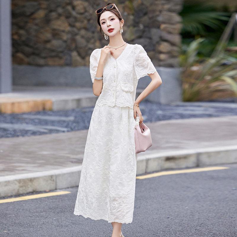 2025新款夏季女装V领显瘦蕾丝提花泡泡袖套装裙两件套,女装套装/套裙,丽莎妳雅