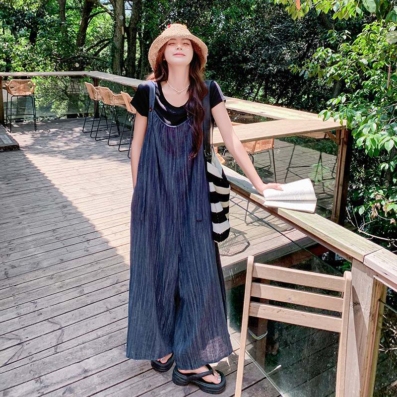 法式复古休闲背带裤T恤套装女2025夏新款慵懒风上衣阔腿裤两件套图片