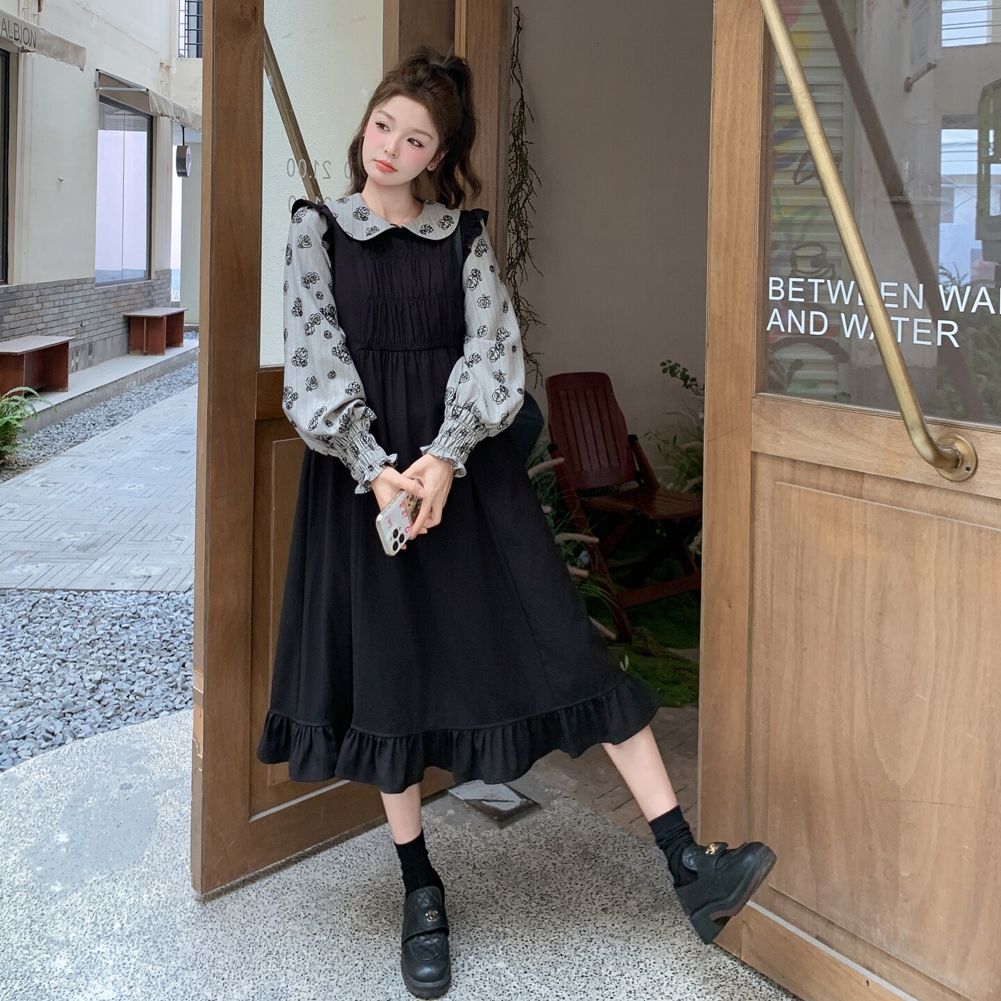 浪漫娃娃领印花木耳边桔梗a字裙女秋季2025新款假两件长袖连衣裙,女装连衣裙,2C375