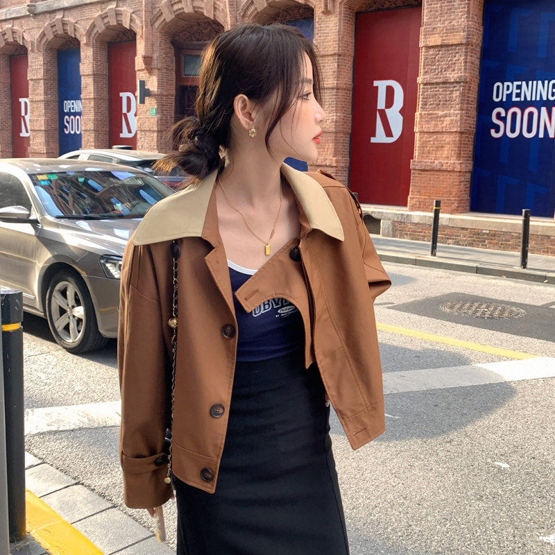 卡其色设计感撞色翻领短外套女2025秋新款宽松时髦小个子减龄上衣,女装短外套,2C098