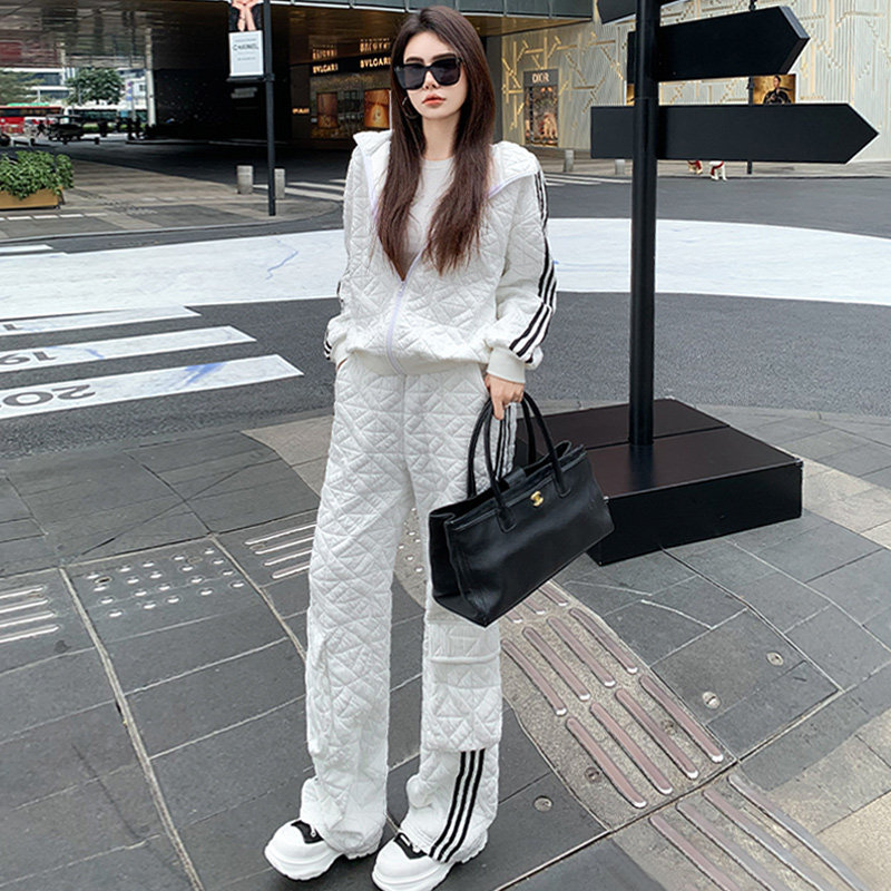 女春菱形格设计感连帽卫衣直筒裤套装图片