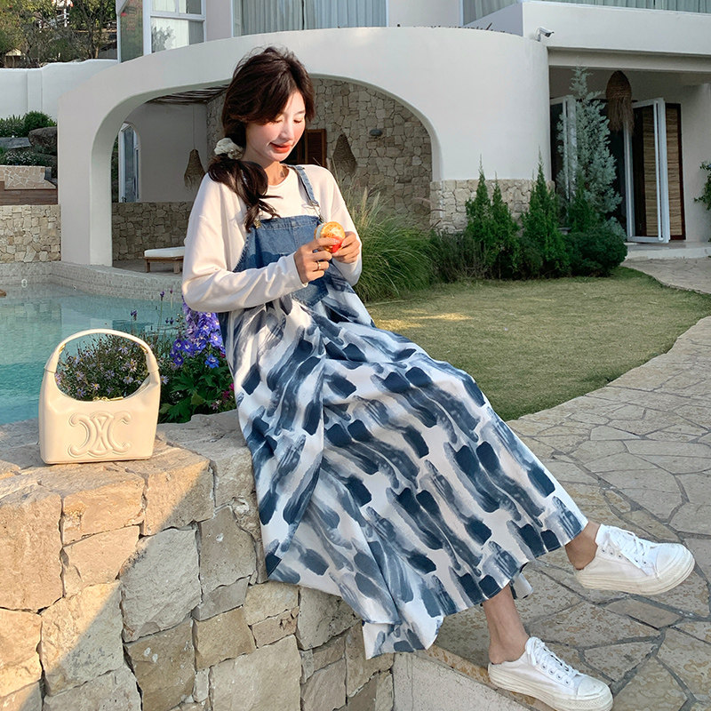 蓝色小众设计感牛仔背带裙女秋季2025新款韩版高腰显瘦碎花裙子,女装连衣裙,2C073
