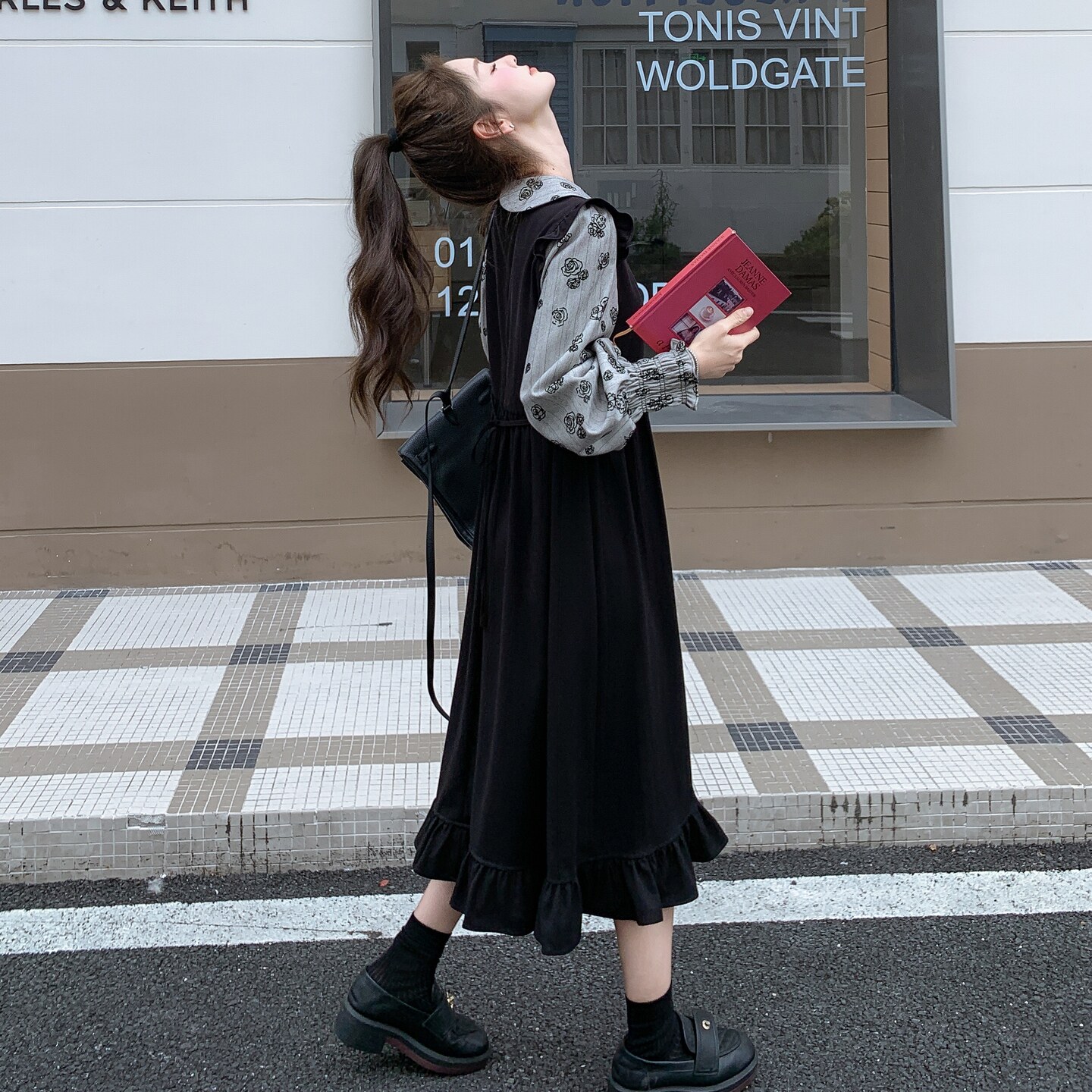 浪漫娃娃领印花木耳边桔梗a字裙女秋季2025新款假两件长袖连衣裙图片