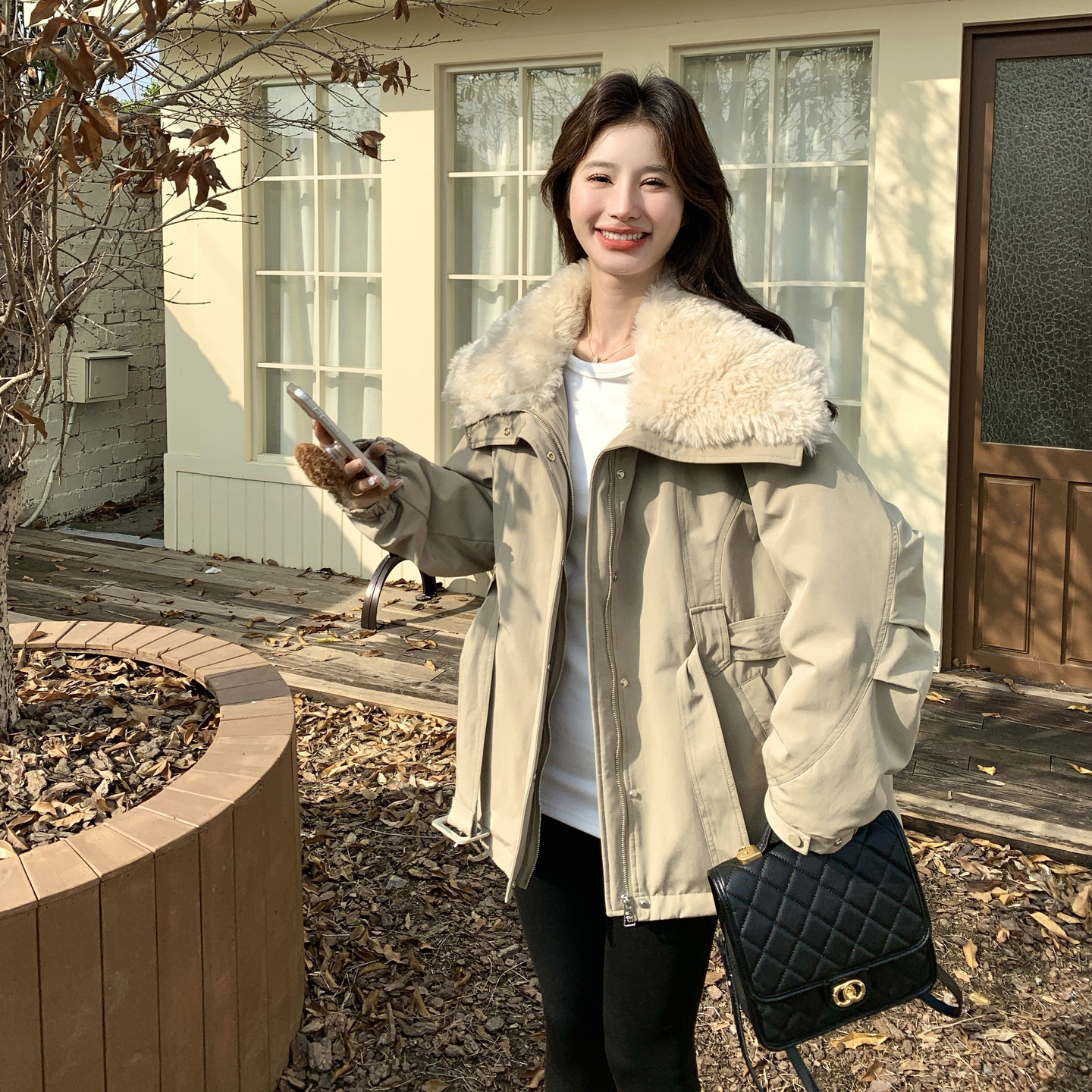 韩系卡其色羊羔毛夹克派克服女冬大翻领设计感加厚中长款羽绒外套,女装羽绒服,2C166