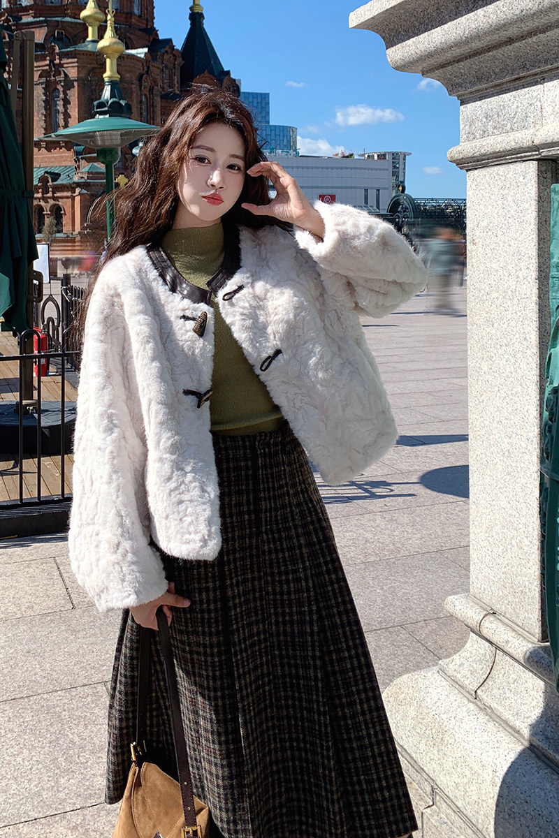 牛角扣皮毛一体羊羔毛外套女秋冬2025新款小个子巨好看爆款高级感,女装皮草,2C219
