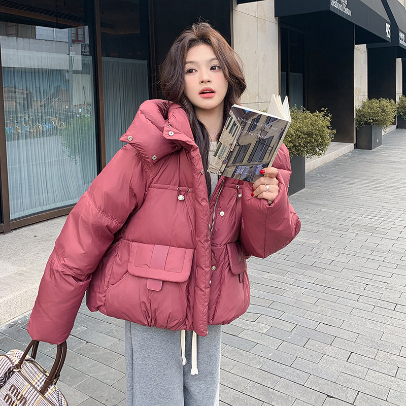 红色短款羽绒服女小个子冬季2025新款独特设计感白鸭绒连帽面包服,女装羽绒服,2C291