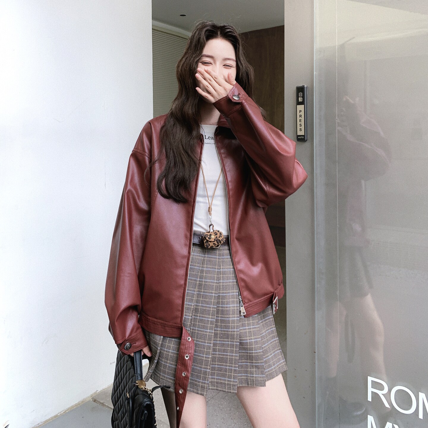 港风复古红色翻领皮衣外套女春秋2025新款小个子PU夹克爆款巨好看,女装短外套,2D008