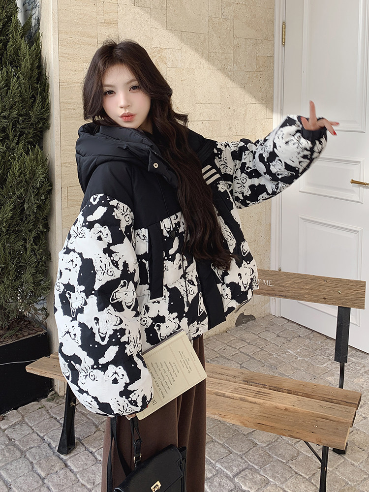 现货黑白撞色时尚印花短款羽绒服外套2C112-Y536-P245-K368,女装羽绒服,2C112