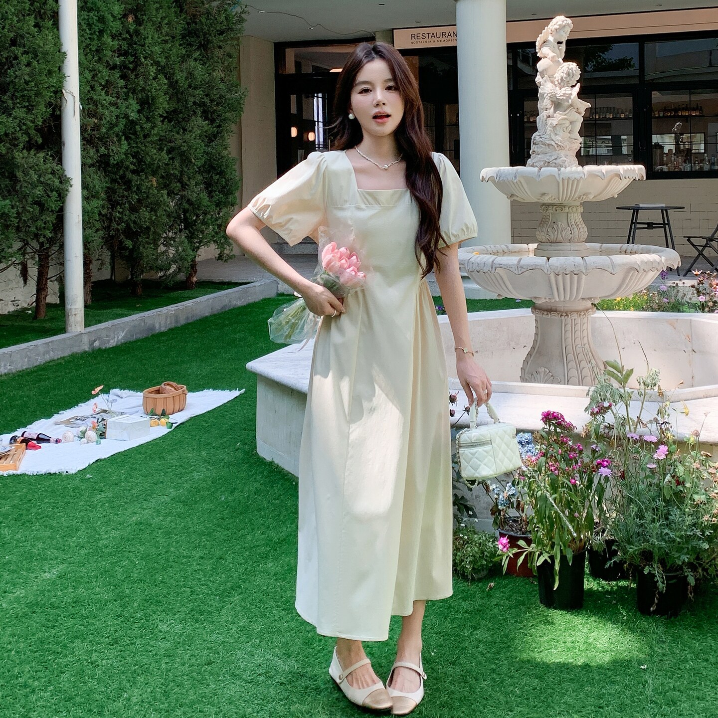 法式方领黑色连衣裙女夏2025新款小黑裙轻熟风御姐百搭显瘦流行,女装连衣裙,2C212
