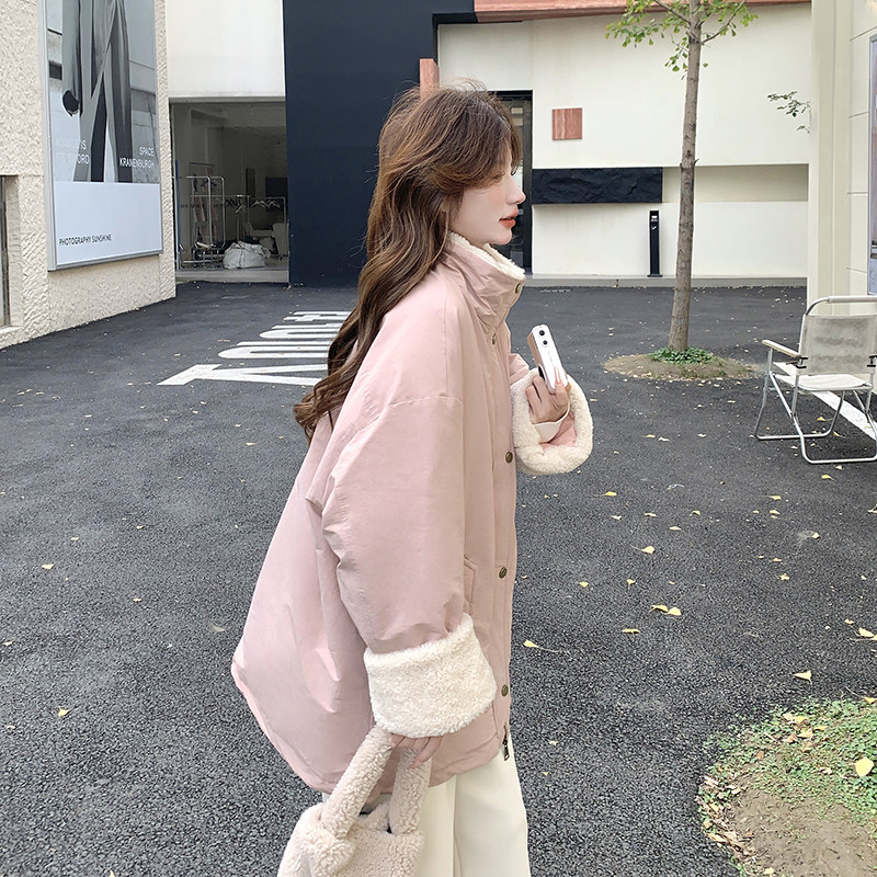 粉色羊羔毛拼接工装羽绒服派克服女短款2024冬季新款加厚保暖外套,女装羽绒服,2C115
