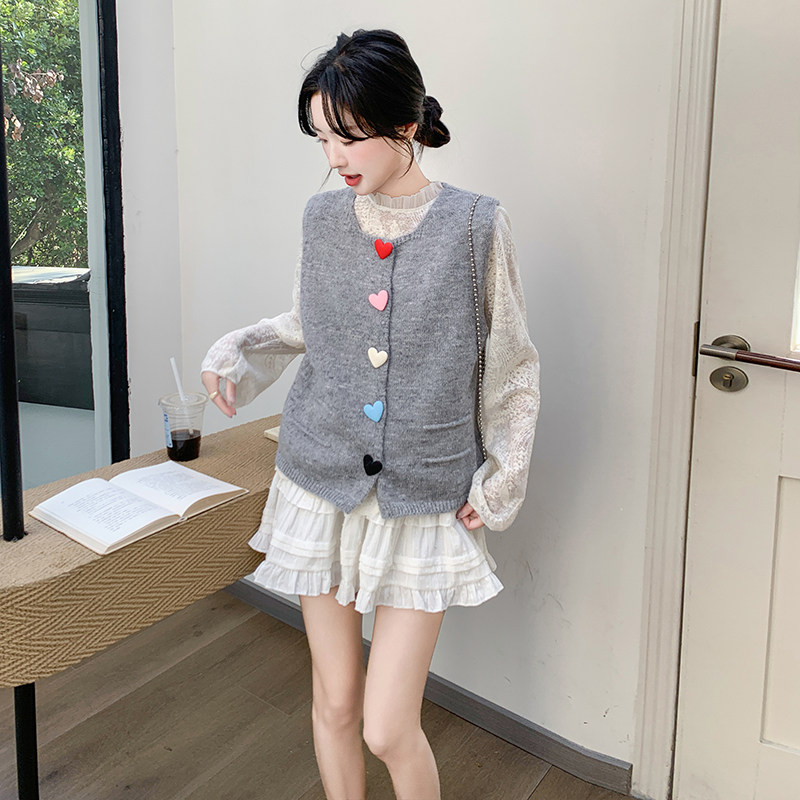 爱心扣针织马甲套装2025女春蕾丝上衣甜美盐系穿搭两件套,女装套装/套裙,2C166