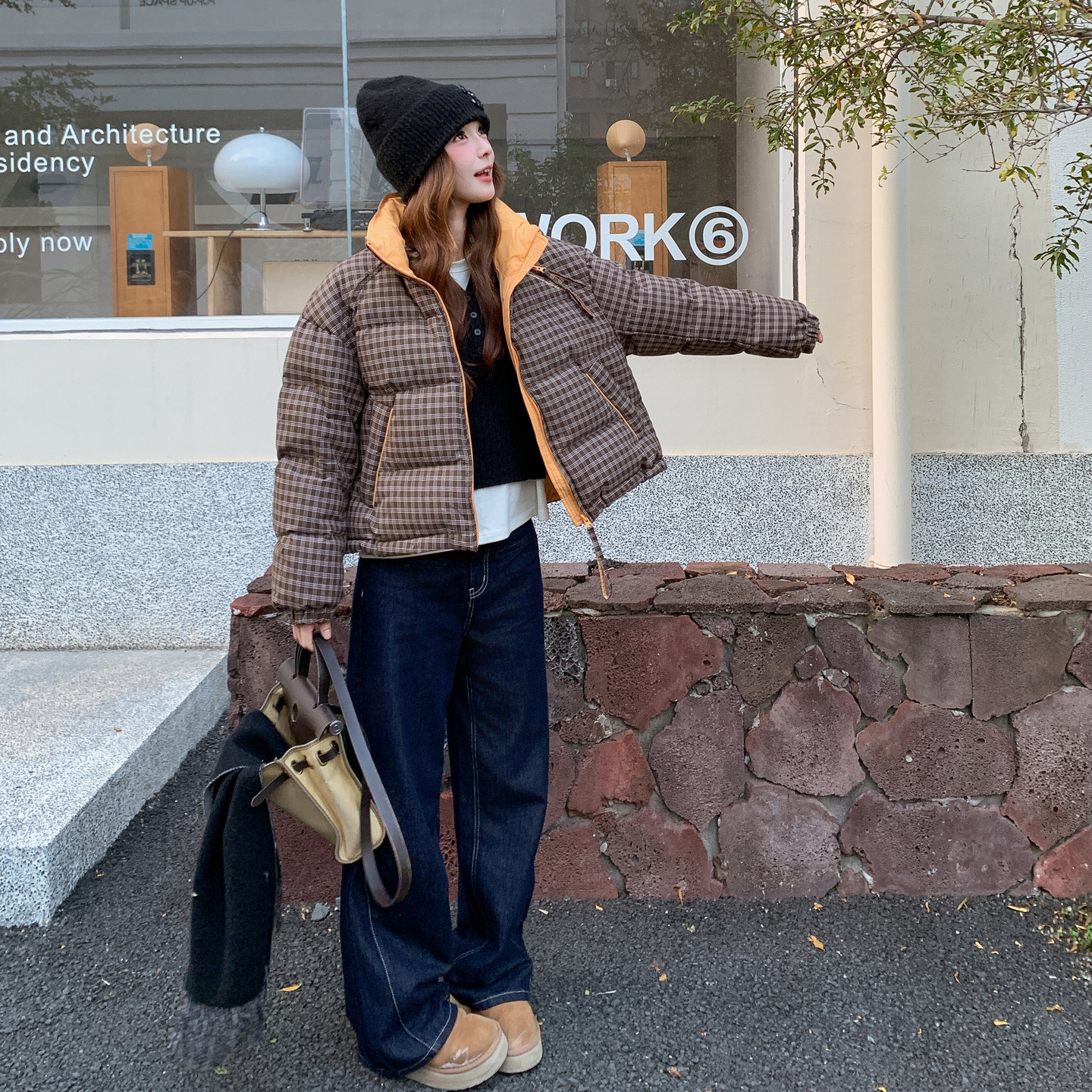 咖色格纹拼接撞色立领羽绒服女冬超火好看高级小众保暖短加厚外套,女装羽绒服,2C012
