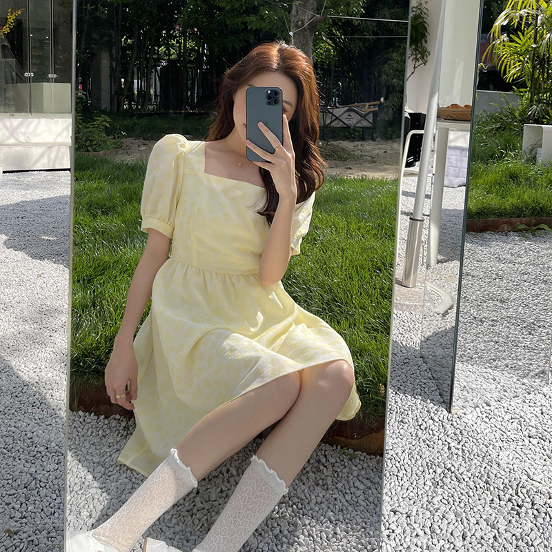 温柔风鹅黄色连衣裙女夏2022年新款小个子高级感法式茶歇超仙裙子,女装连衣裙,2C037