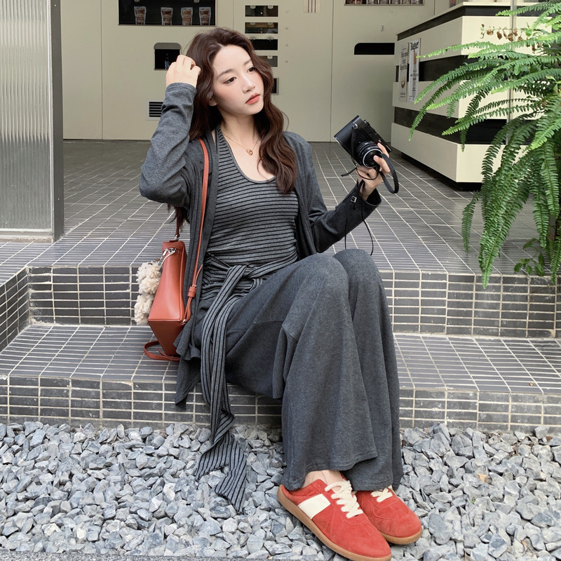 灰色长袖防晒开衫条纹上衣套装女2025春秋季新款显瘦休闲裤三件套,女装套装/套裙,2D148
