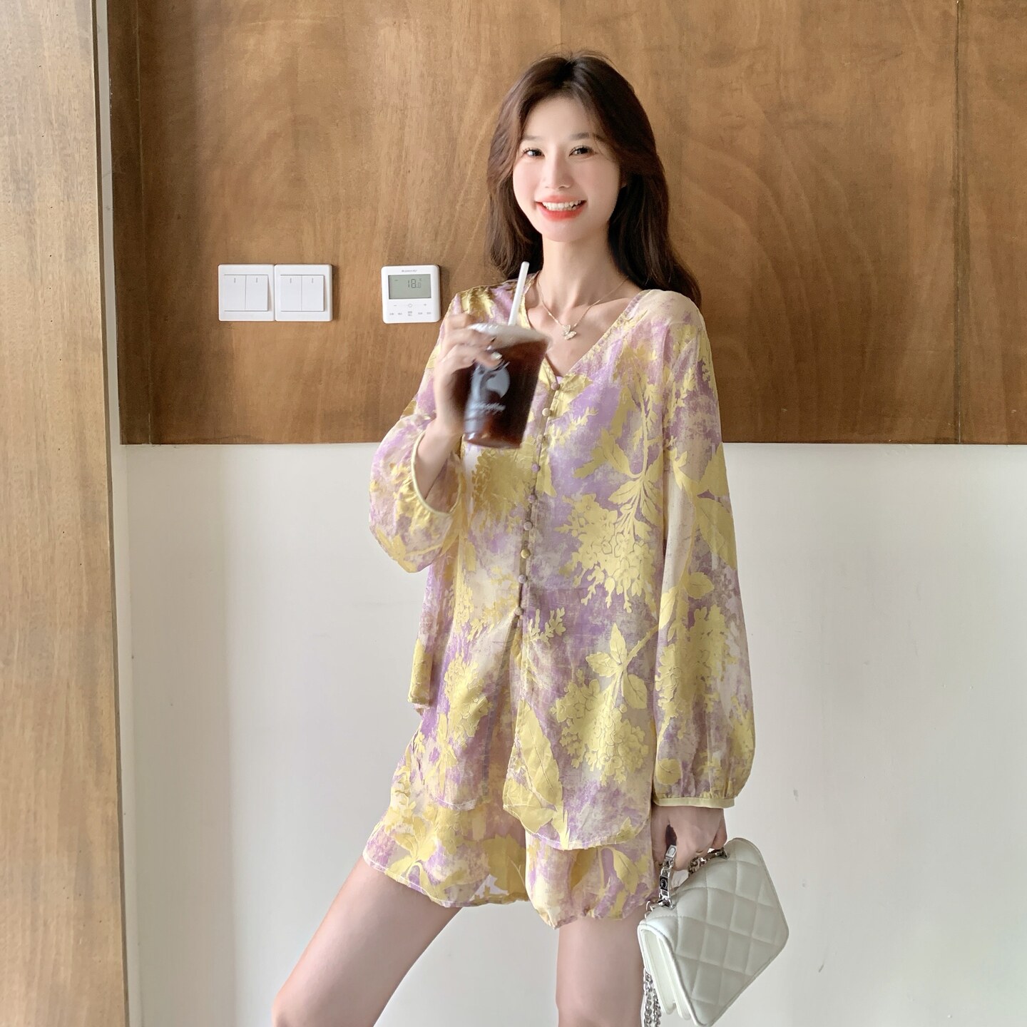 新中式国风套装女超好看2025年夏季新款时尚高级感衬衫短裤两件套,女装套装/套裙,2C135