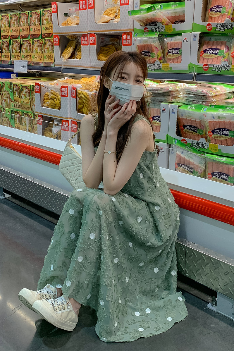 夏季新款法式茶歇设计感绿色复古高腰显瘦吊带A字连衣裙仙女长裙,女装连衣裙,2C073