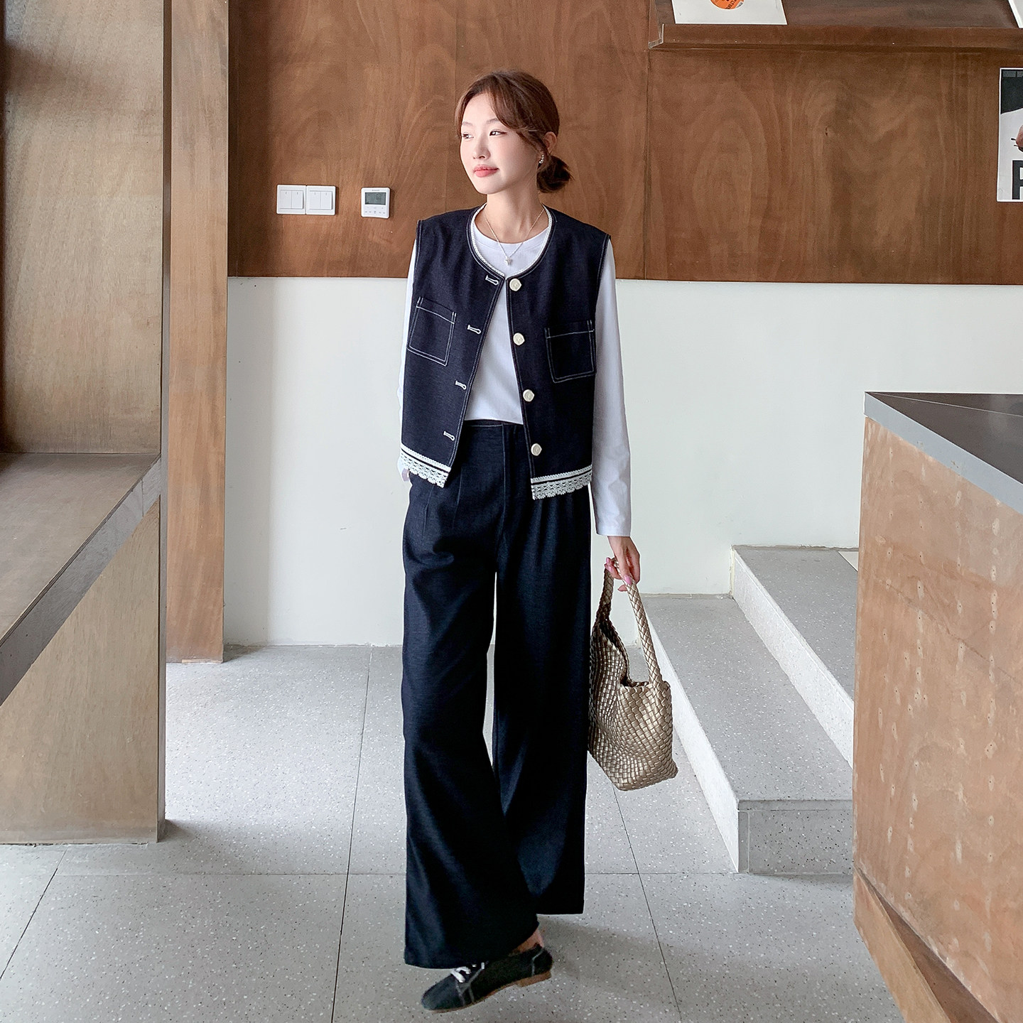 长袖T恤马甲时尚套装女2025年秋季新款洋气圆领外套阔腿裤三件套,女装套装/套裙,2D043