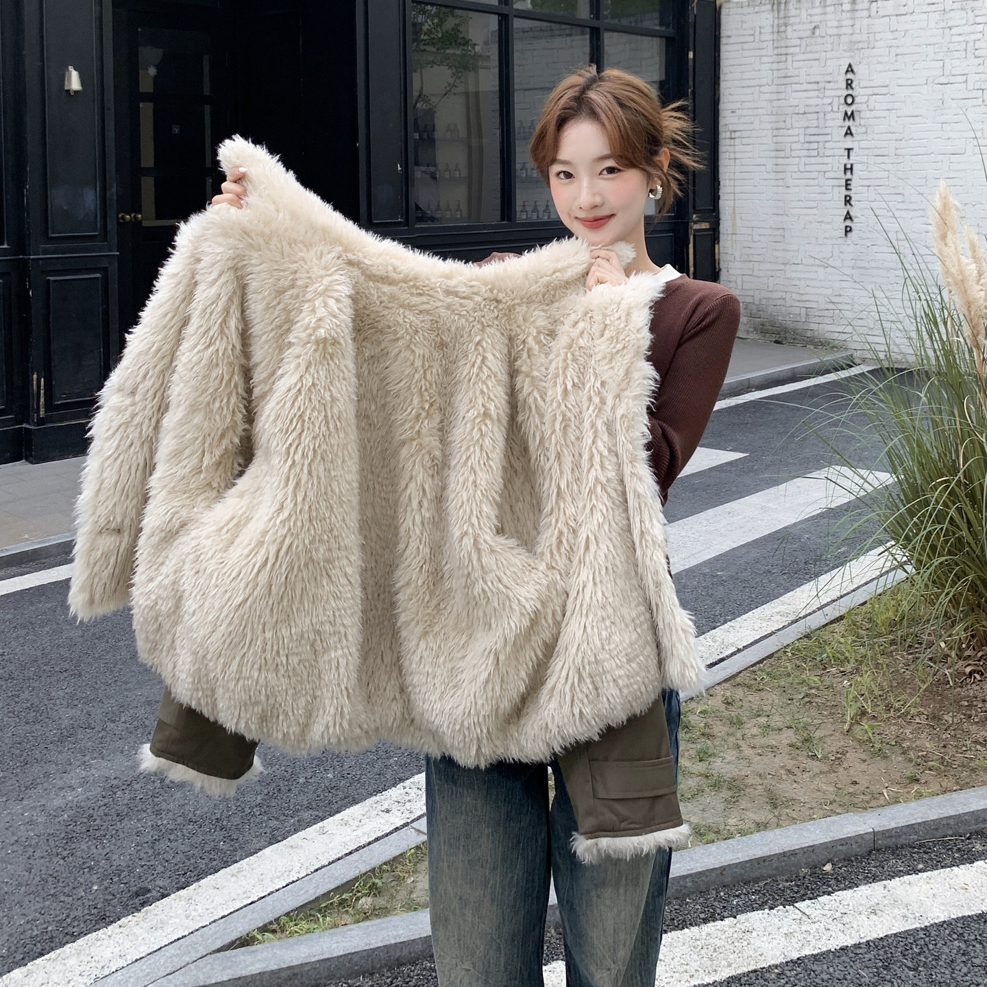 军绿色短款羊羔毛棉服女冬季双排扣毛绒翻领工装保暖棉衣皮毛一体,女装棉衣/棉服,2C166