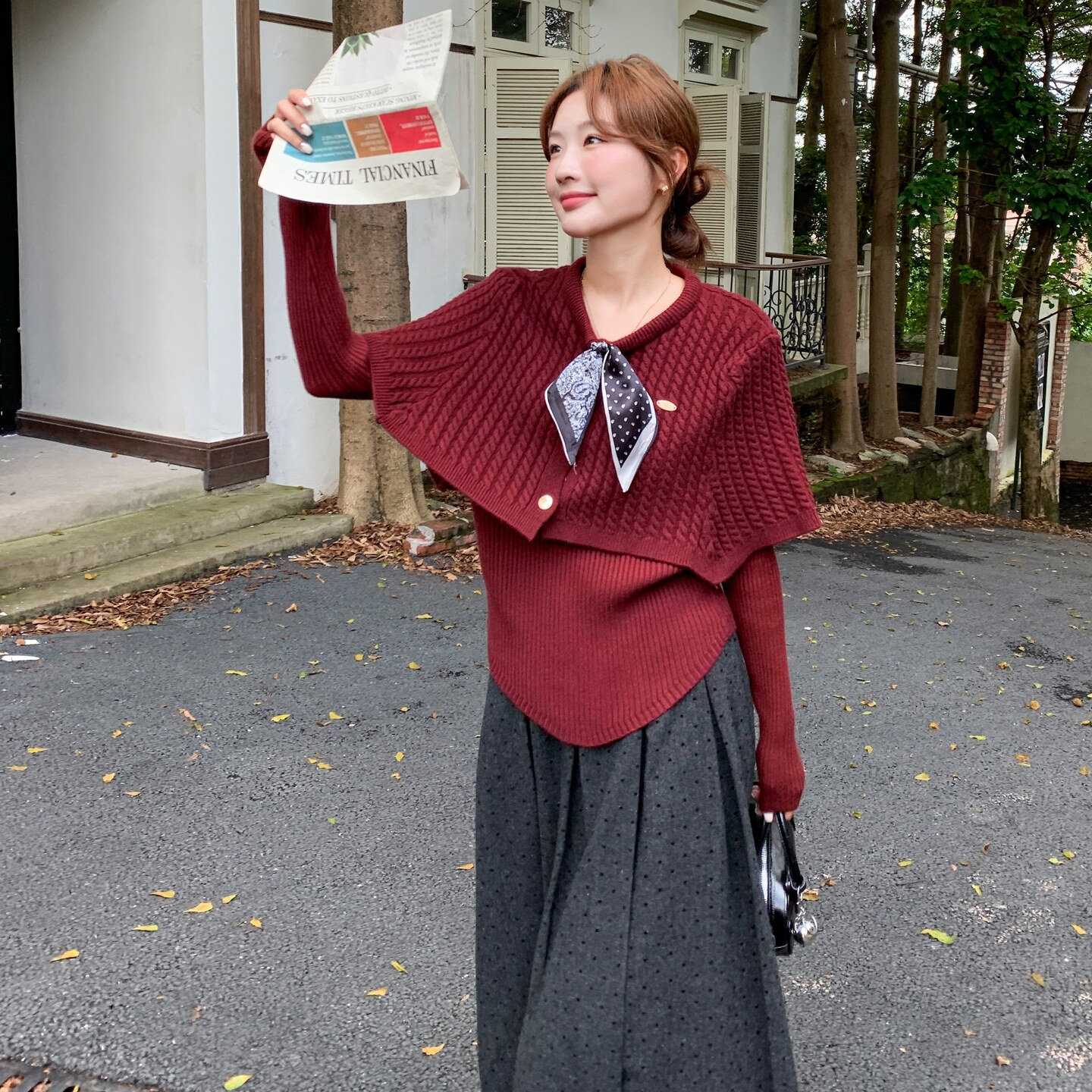 轻熟风设计感套装女2025新款韩版针织上衣斗篷波点半身裙三件套图片