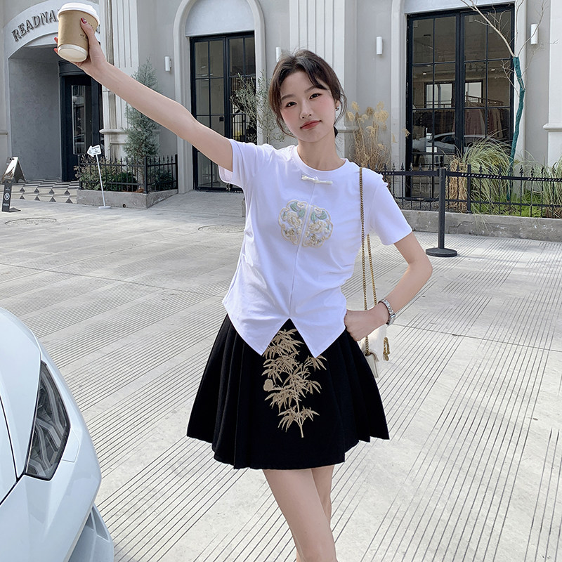 【现货】2025春夏新款风百搭T恤+高腰刺绣马面裙套装,女装套装/套裙,2D148