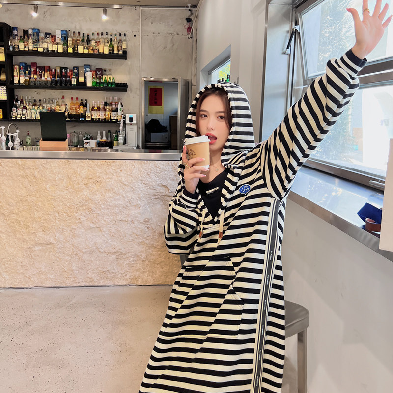 新款现货条纹连衣裙A22025-P135K-188,女装连衣裙,2C073