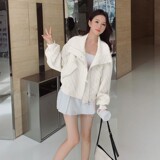 白色