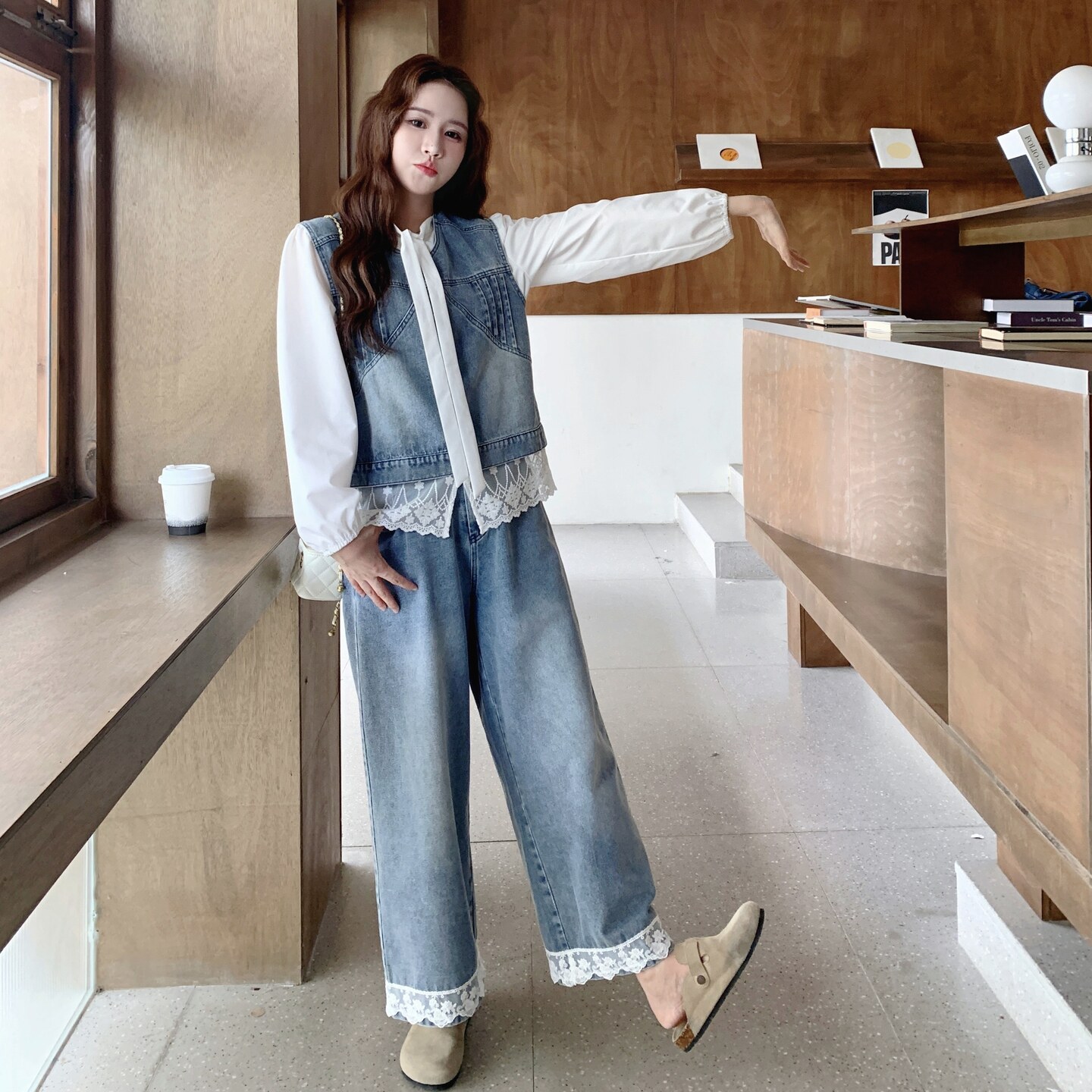 韩版蕾丝拼接牛仔马甲套装女2025春秋季新款显瘦T恤阔腿裤三件套,女装套装/套裙,2C307