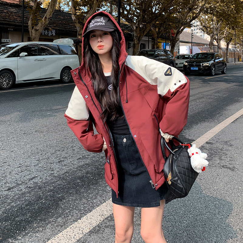 安哥拉红拼色工装冲锋衣连帽加绒外套2025冬2C057-9922-P195-K298,女装派克服,2C057