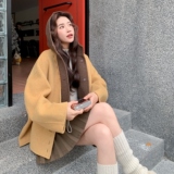 黄色