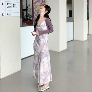 法式浪漫主义晕染设计感碎花荡领吊带连衣裙早秋针织开衫两件套装图片