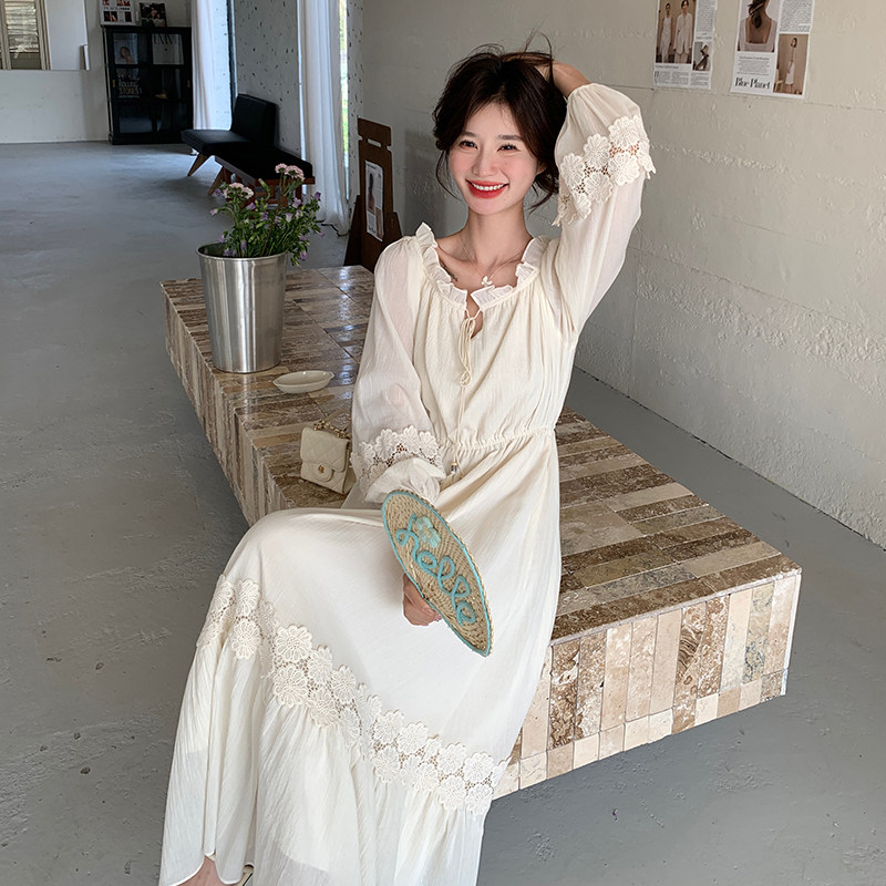 绝美气质蕾丝钩花连衣裙女2025秋季甜美米白色温柔风木耳边A字裙,女装连衣裙,2C259